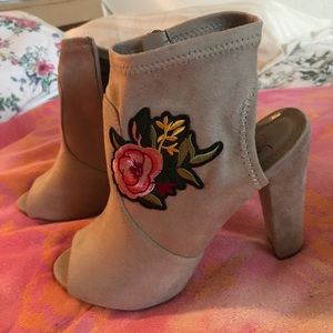 Peep toe booties for fall never worn size 10.5